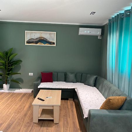 Novs Apartment3 Gjirokastra Kültér fotó