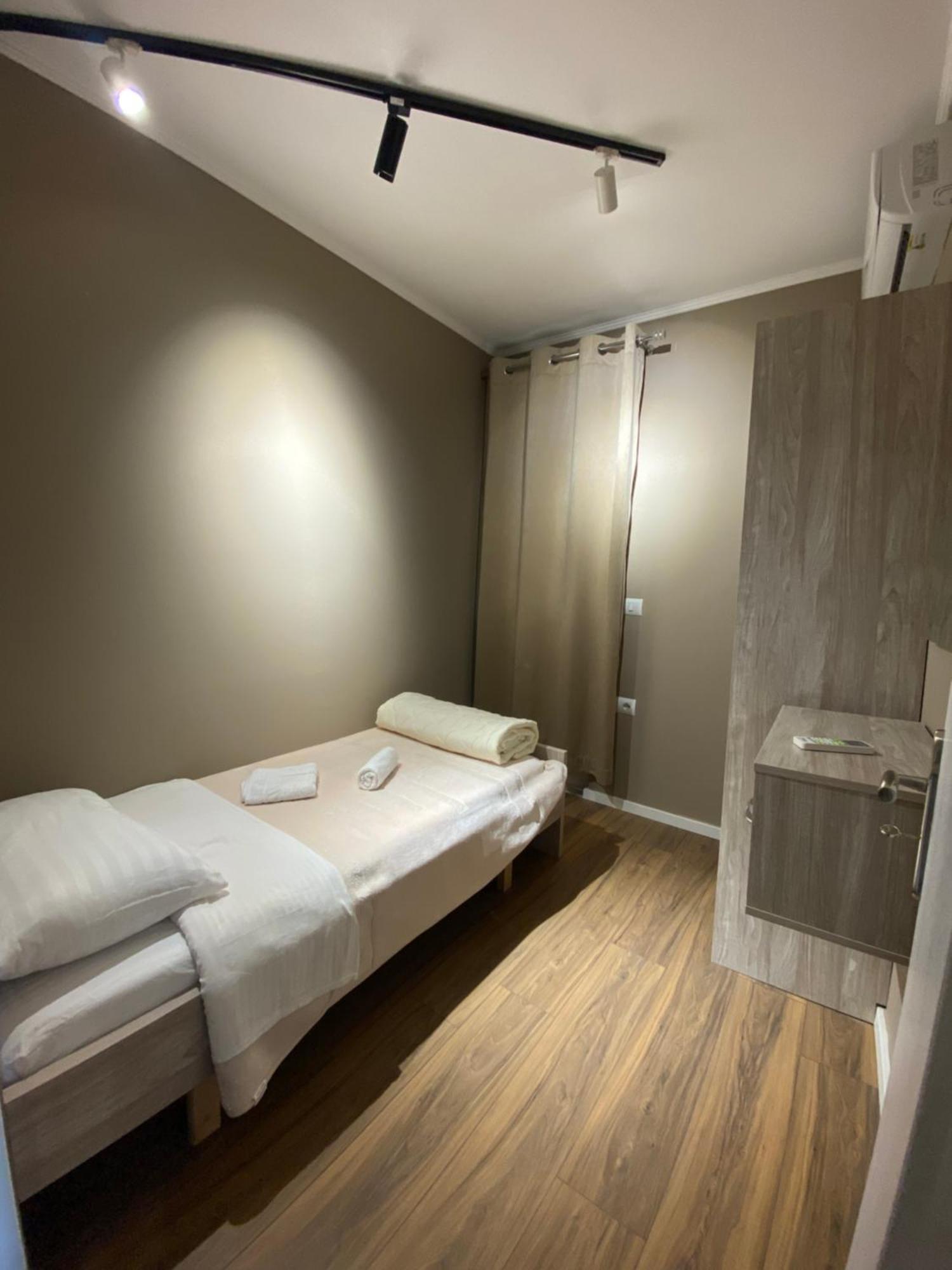 Novs Apartment3 Gjirokastra Kültér fotó