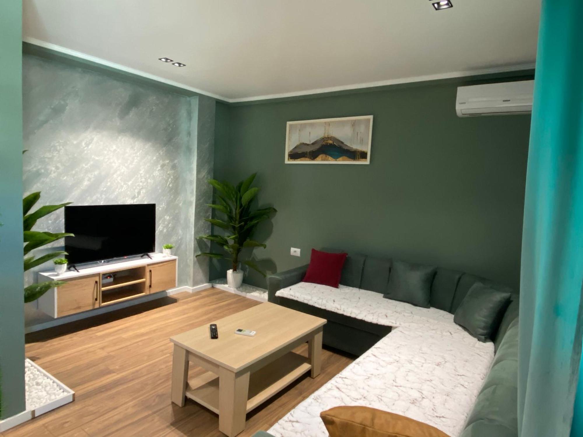Novs Apartment3 Gjirokastra Kültér fotó